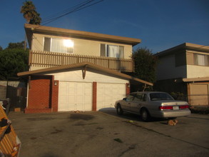 6912 Lacey Ave in Oakland, CA - Foto de edificio - Building Photo