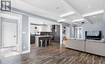 24 Hucknall Rd in Toronto, ON - Building Photo - Building Photo