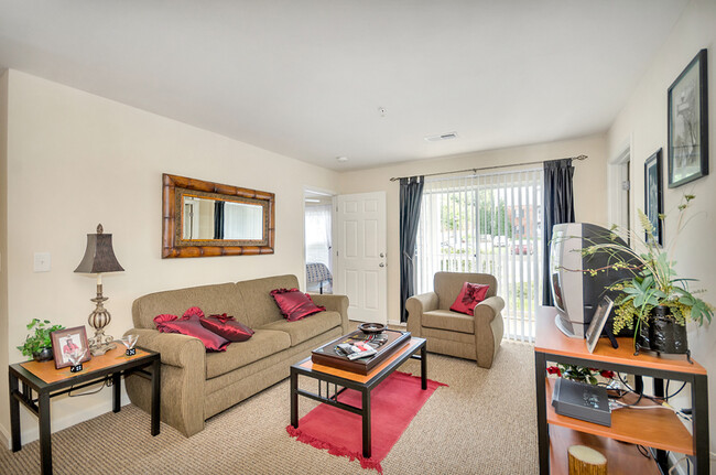 122 Yellowstone Dr, Unit 205 in Charlottesville, VA - Foto de edificio - Building Photo