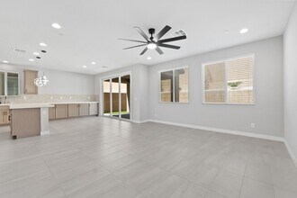 8957 Howell St in Las Vegas, NV - Building Photo - Building Photo