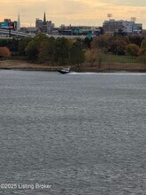 1 Riverpointe Plaza in Jeffersonville, IN - Building Photo - Building Photo
