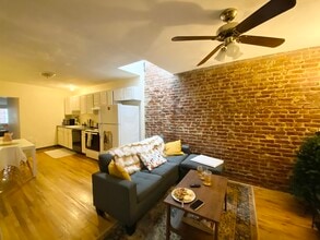 838 Huntington Ave, Unit 3 in Boston, MA - Building Photo - Building Photo