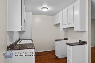 1880 Locust Ave in Long Beach, CA - Building Photo - Building Photo