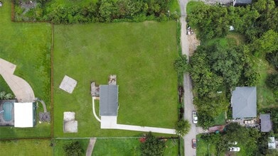 609 Avenue D in Highlands, TX - Building Photo - Building Photo