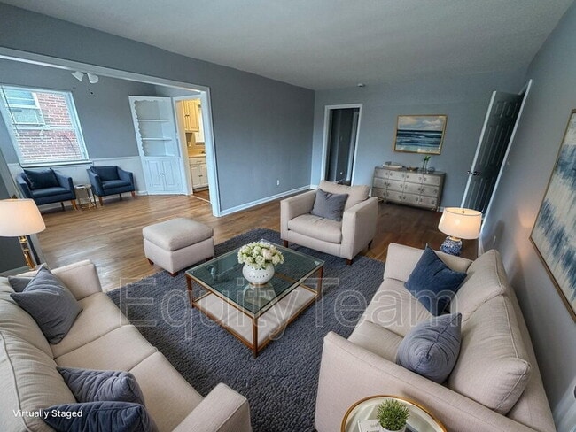 5933 Oakwood Ave in Cincinnati, OH - Building Photo - Building Photo