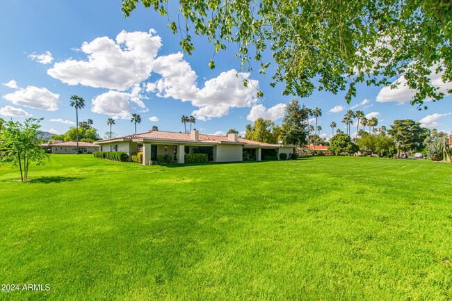 7646 E Miami Rd in Scottsdale, AZ - Foto de edificio - Building Photo