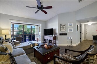 8171 S Woods Cir in Ft. Myers, FL - Building Photo - Building Photo