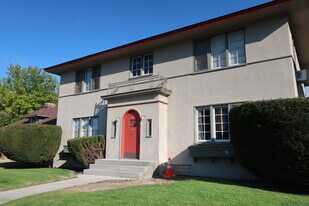 527 Yakima St, Unit L in Wenatchee, WA - Building Photo