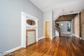 1400 W Mt Royal Ave in Baltimore, MD - Building Photo - Building Photo