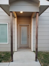 8164 E 34th Ct S in Wichita, KS - Building Photo - Building Photo