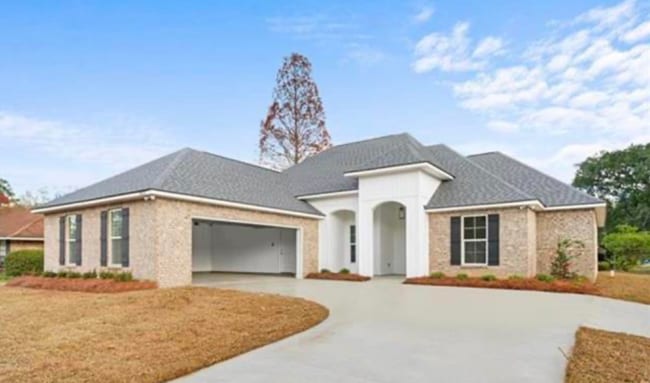 property at 14071 Woodland Ridge Ave