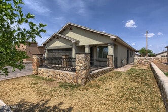 708 Villas Del Este in Socorro, TX - Building Photo - Building Photo