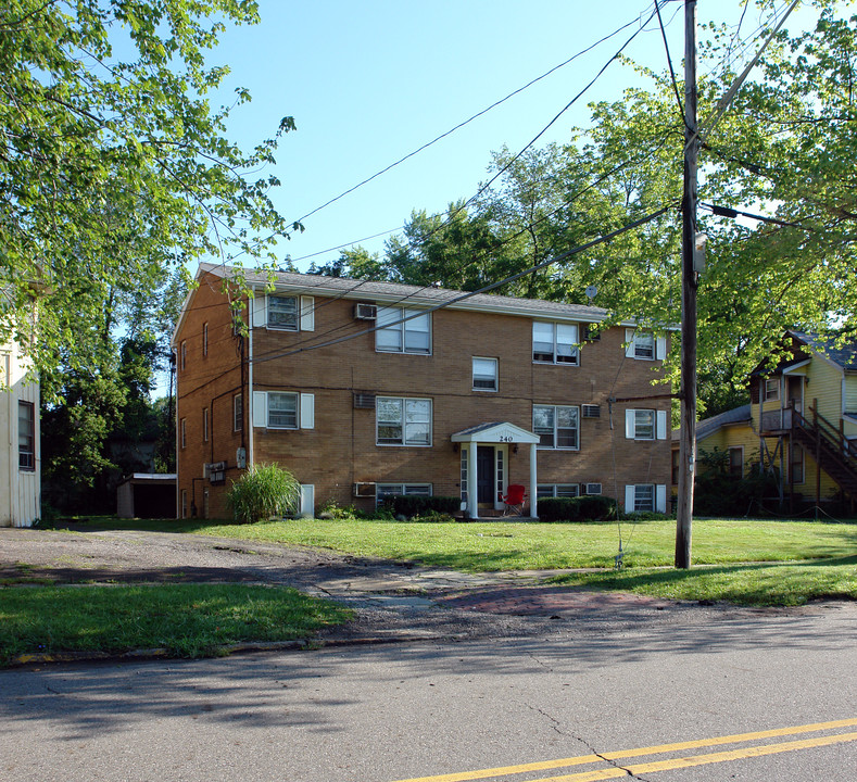 240 Monroe St in Warren, OH - Building Photo