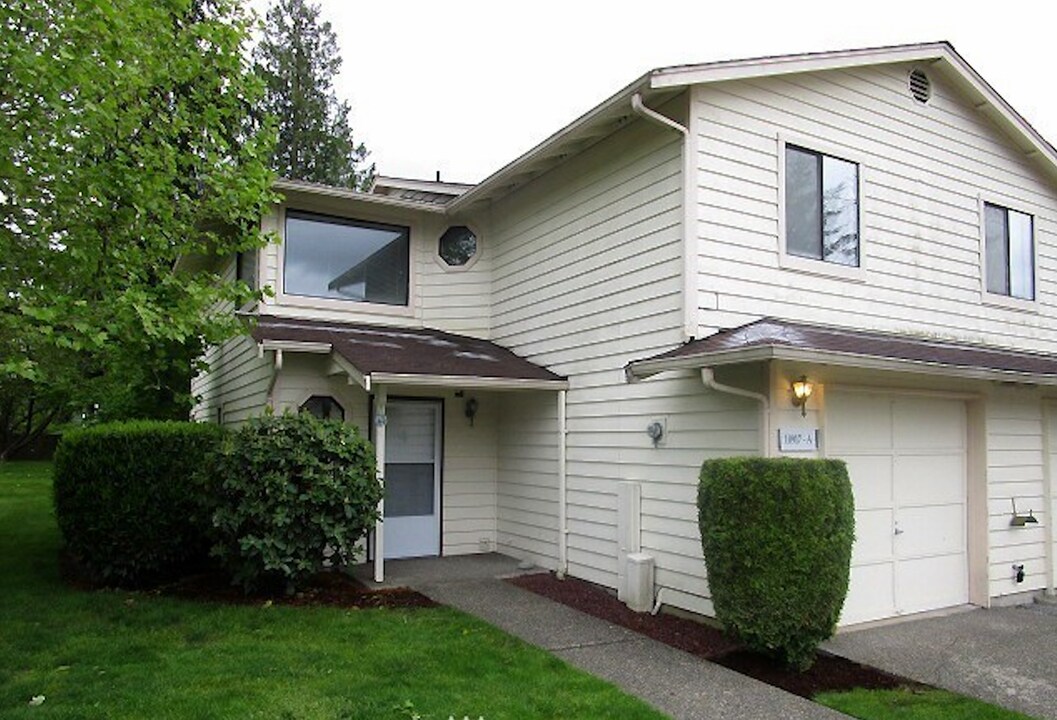 10917 SE 251st Pl in Kent, WA - Building Photo