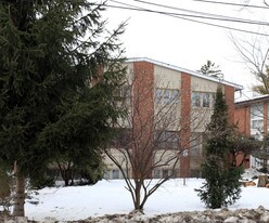 122 Lucas St in Richmond Hill, ON - Building Photo