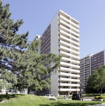 Surrey Lane Apartments in Burlington, ON - Building Photo - Building Photo