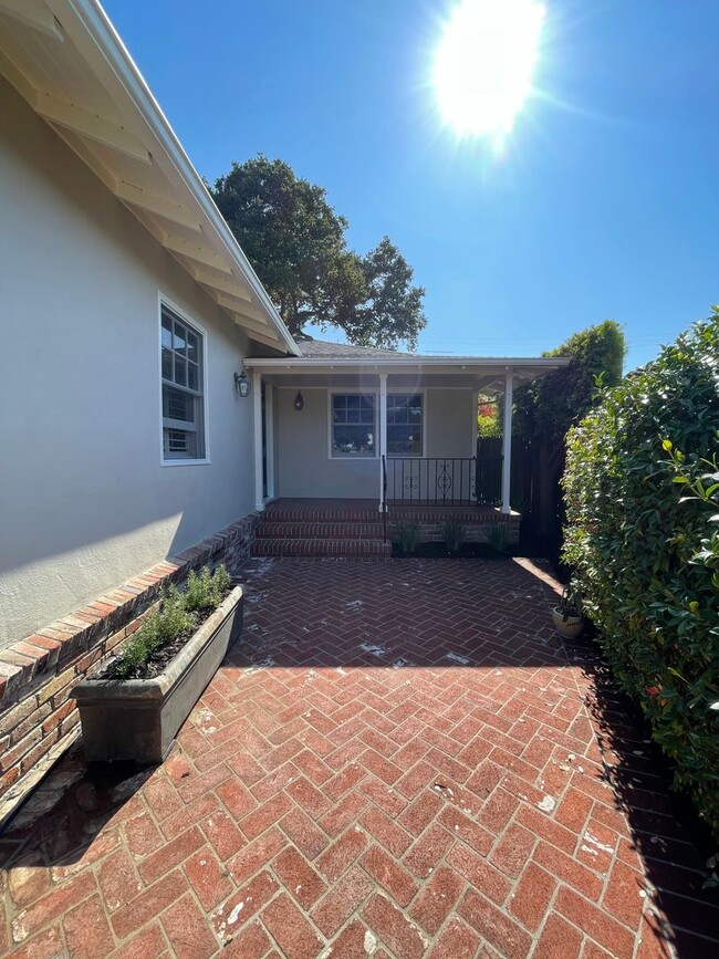 530 Carmel Cir in San Mateo, CA - Building Photo - Building Photo