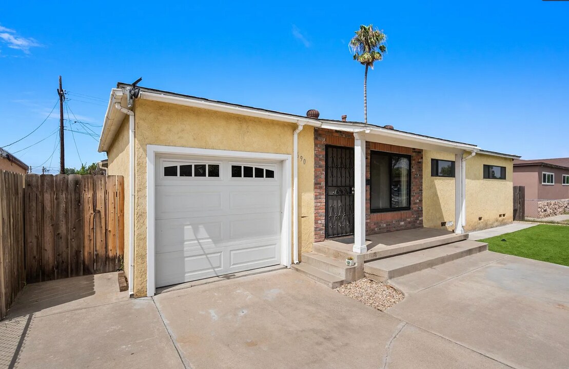 690 Woodlawn Ave in Chula Vista, CA - Building Photo