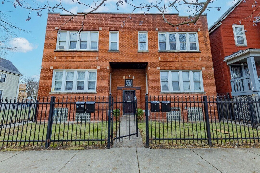 6213 S Loomis Blvd in Chicago, IL - Foto de edificio