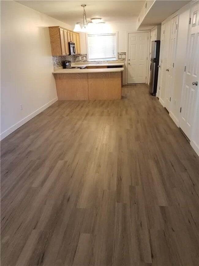property at 475 N Redwood Rd