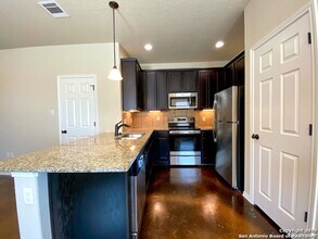 1129 Renee Way in Seguin, TX - Building Photo - Building Photo