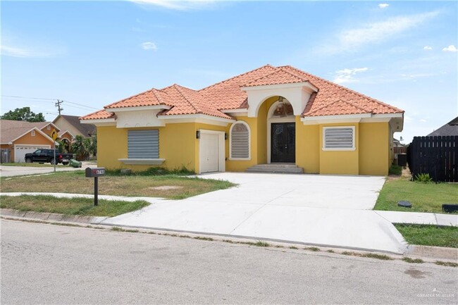 6748 Pino Azul Dr