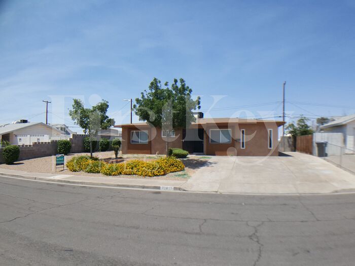 118 Linden St in Henderson, NV - Foto de edificio