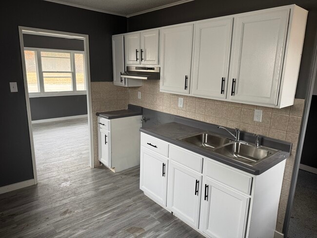 681 S Farnham St in Galesburg, IL - Foto de edificio - Building Photo