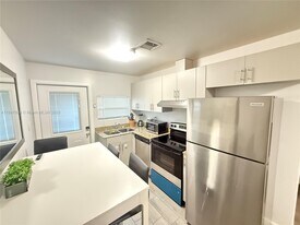 1604 SW 9th St in Miami, FL - Building Photo