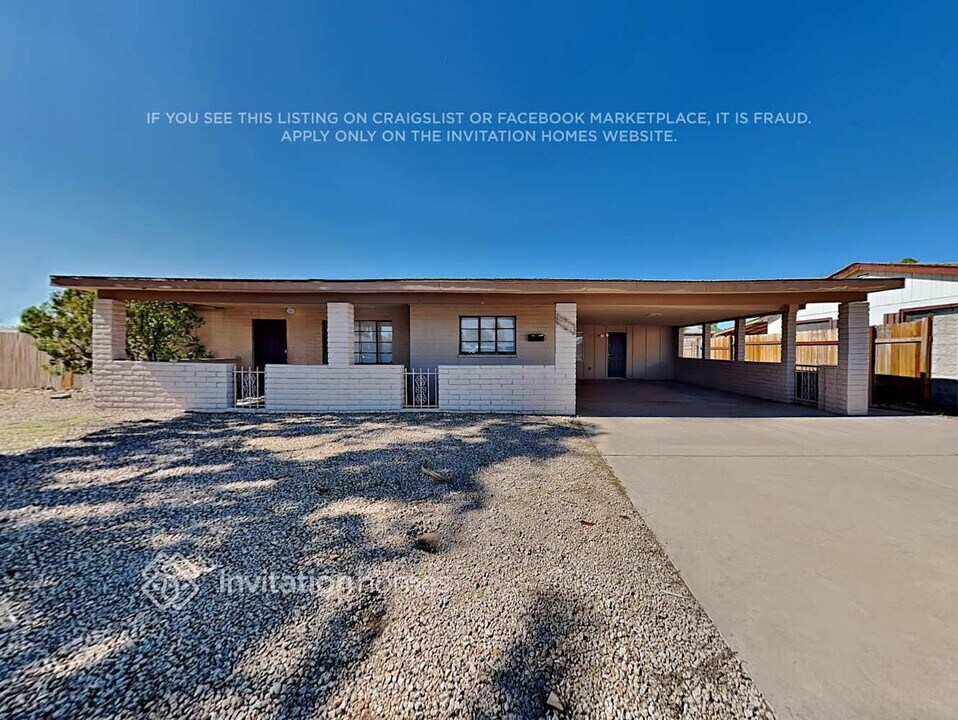 8222 N 30th Dr in Phoenix, AZ - Foto de edificio