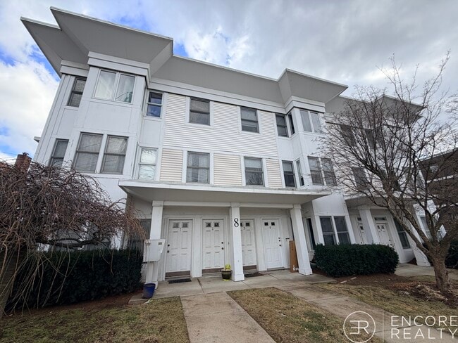 property at 8-10 Glencoe St