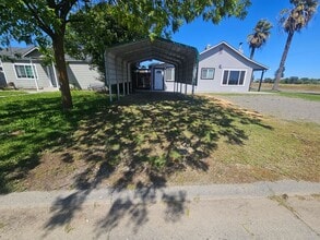 800 Butte St in Corning, CA - Building Photo - Building Photo
