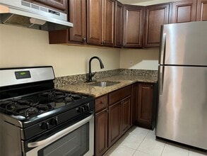 410 Jericho Turnpike in Hempstead, NY - Building Photo - Building Photo