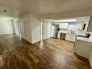 90 Moonstone Ct in Port Orange, FL - Building Photo - Building Photo