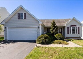 50 Hidden Pines Cir in Meriden, CT - Building Photo