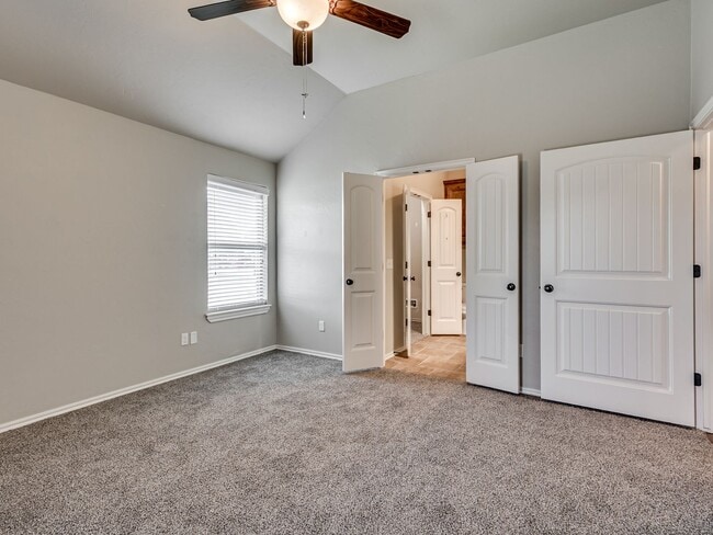 8921 SW 55th St in Oklahoma City, OK - Foto de edificio - Building Photo