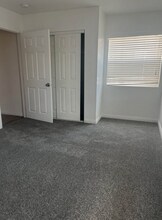 1750 Karen Ave in Las Vegas, NV - Building Photo - Building Photo