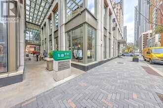 80-580 Yorkville Ave in Toronto, ON - Building Photo - Building Photo