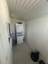 19138 Oxnard St in Los Angeles, CA - Building Photo - Building Photo