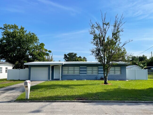 1515 Sawyerwood Ave in Orlando, FL - Building Photo - Building Photo