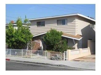 2513 Carnegie Ln in Redondo Beach, CA - Building Photo