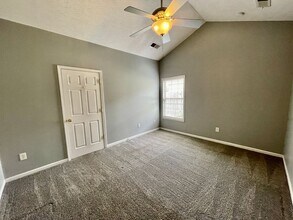 2256 Spurr Rd in Lexington, KY - Foto de edificio - Building Photo