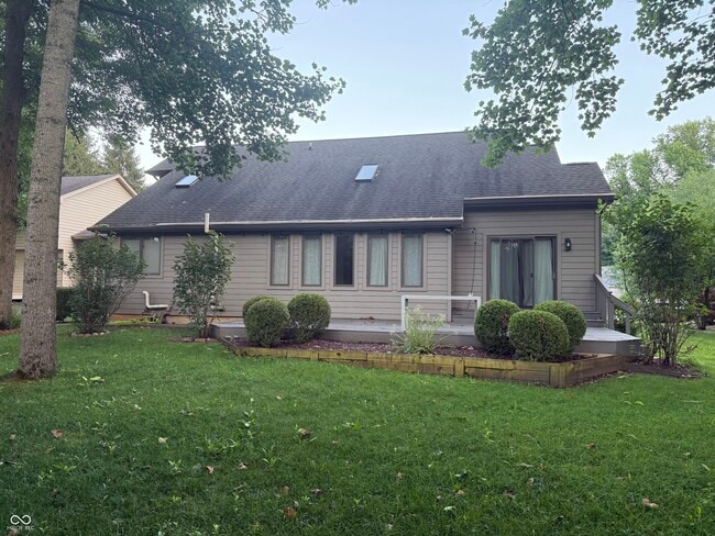 1112 Bitterwood Ct in Columbus, IN - Building Photo - Building Photo
