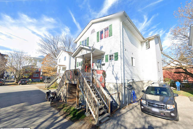 property at 5 Smith Ln
