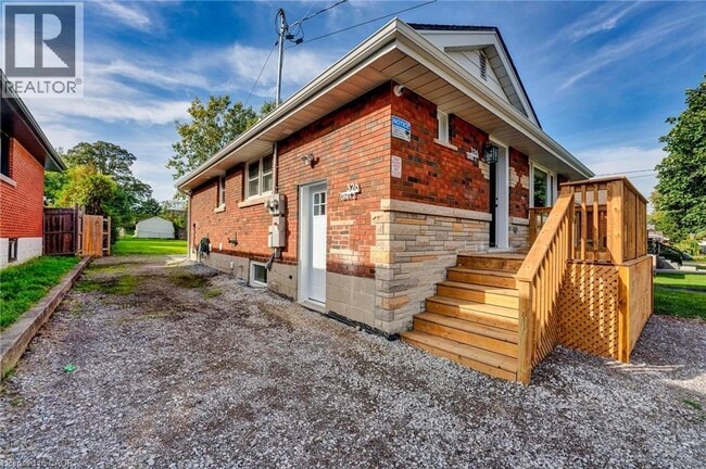 property at 326 E 42nd St