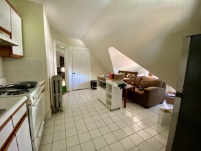 35 Parsons St, Unit 2 in Boston, MA - Foto de edificio - Building Photo