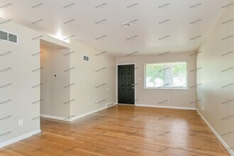 795 Mullanphy Ln in Florissant, MO - Building Photo - Building Photo