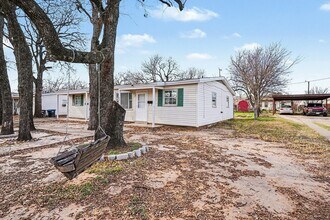 2211 Barbell Ln in Fort Worth, TX - Building Photo - Building Photo