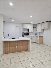 2282 NW 152nd St in Opa Locka, FL - Building Photo - Building Photo