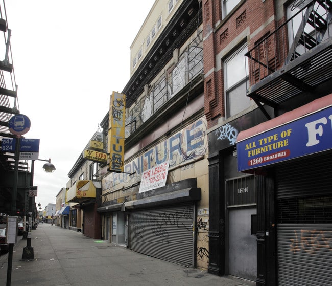 1262 Broadway in Brooklyn, NY - Building Photo - Building Photo